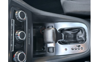 VW Golf VI 2.0TDI - автомобили, коли, обяви за нови и употребявани 9