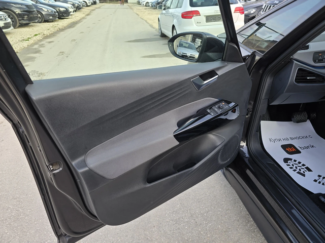 VW ID.3 PRO 62KWH Лизинг - автомобили, коли, обяви за нови и употребявани 8