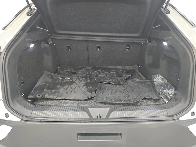 VW ID.4 Pro - автомобили, коли, обяви за нови и употребявани 12