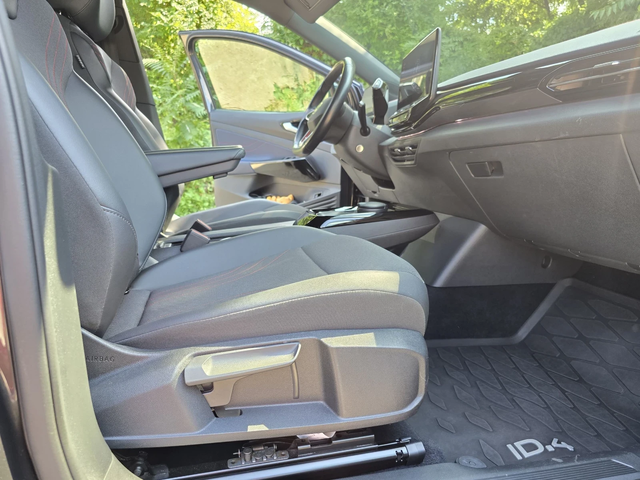 VW ID.4 GTX - автомобили, коли, обяви за нови и употребявани 10