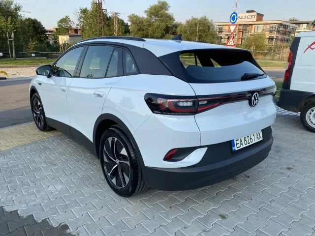 VW ID.4 SOH 93% - автомобили, коли, обяви за нови и употребявани 6