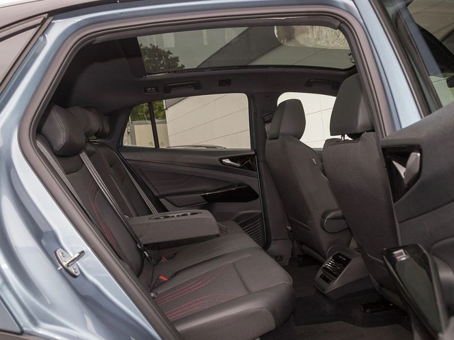 VW ID.5 GTX - автомобили, коли, обяви за нови и употребявани 5