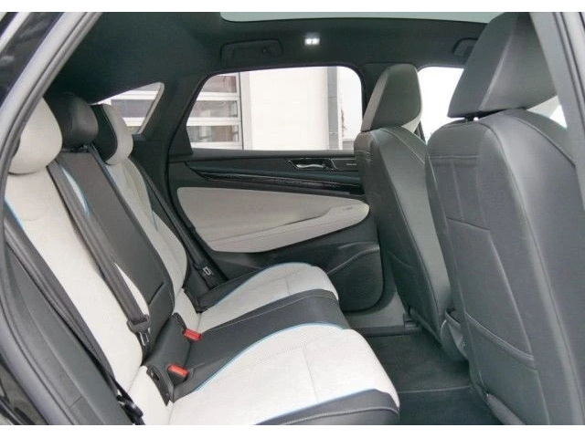 VW ID.7 Pro - автомобили, коли, обяви за нови и употребявани 4