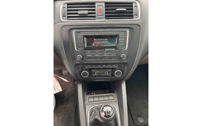 VW Jetta 1.2TSI NAVI EURO 5 - автомобили, коли, обяви за нови и употребявани 11