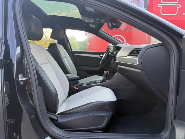 VW Jetta R-line* DISTR* LineAssist* М.Точка* CarPlay* ПОДГ* - автомобили, коли, обяви за нови и употребявани 14