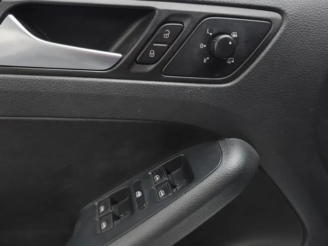 VW Jetta 2.0 TDI - автомобили, коли, обяви за нови и употребявани 16