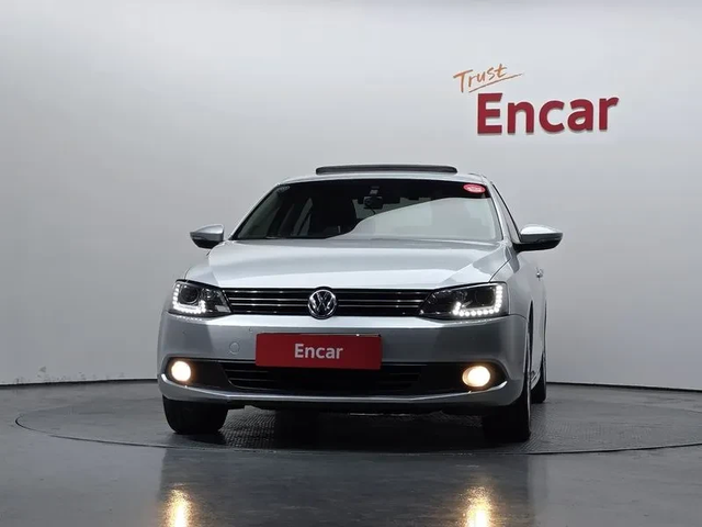 VW Jetta 2.0 TDI - автомобили, коли, обяви за нови и употребявани 2