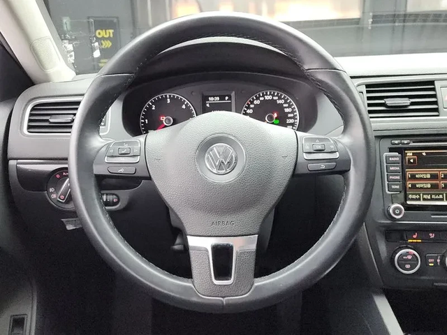 VW Jetta 2.0 TDI - автомобили, коли, обяви за нови и употребявани 12