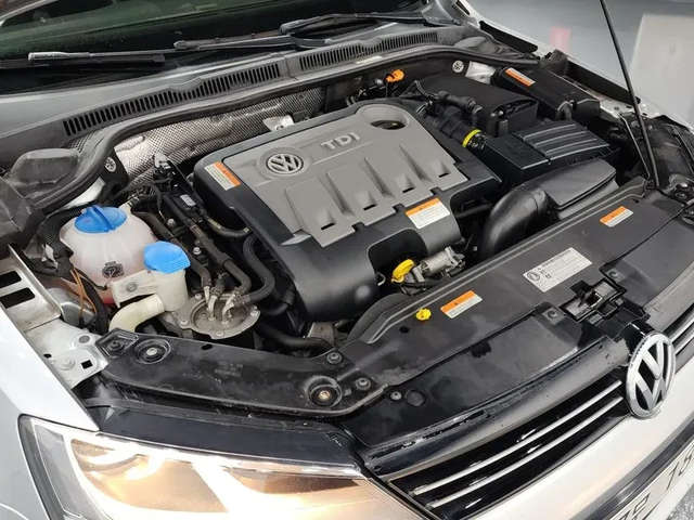 VW Jetta 2.0 TDI - автомобили, коли, обяви за нови и употребявани 5