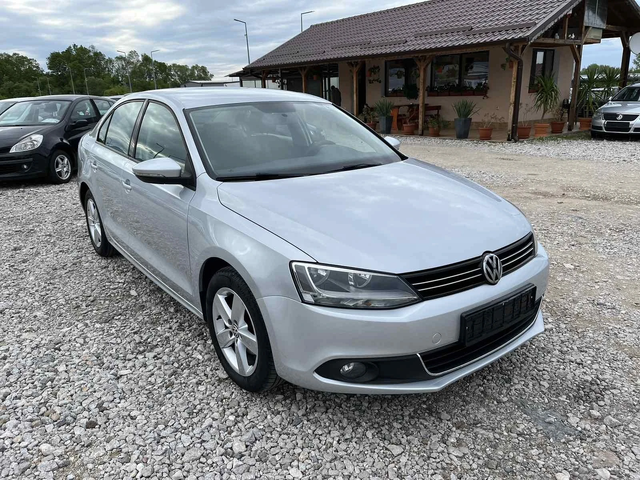 VW Jetta 1.6TDI 105к DSG BLUEMOTION КЛИМАТРОНИК ВНОС ИТАЛИЯ - автомобили, коли, обяви за нови и употребявани 2