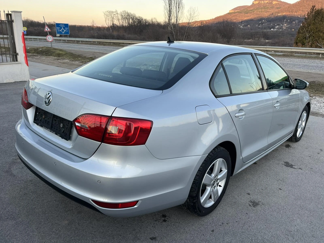VW Jetta 1.2 TURBO 105кс 4 ЦИЛИНДЪРА EURO 5A КАТО НОВА - автомобили, коли, обяви за нови и употребявани 3