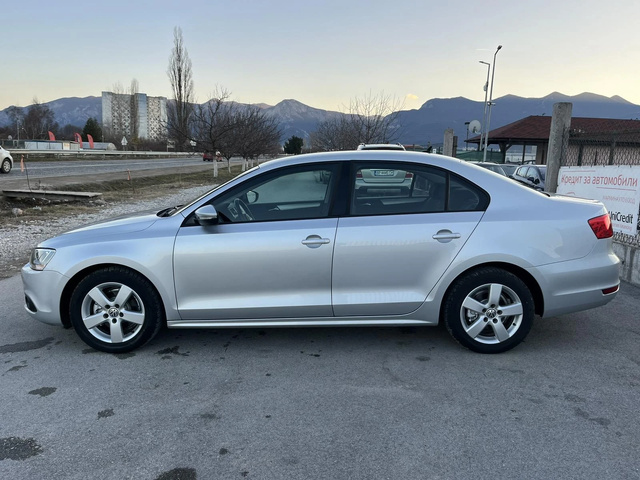 VW Jetta 1.2 TURBO 105кс 4 ЦИЛИНДЪРА EURO 5A КАТО НОВА - автомобили, коли, обяви за нови и употребявани 5