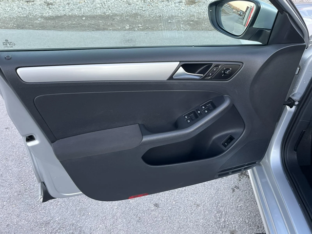 VW Jetta 1.2 TURBO 105кс 4 ЦИЛИНДЪРА EURO 5A КАТО НОВА - автомобили, коли, обяви за нови и употребявани 6