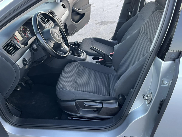 VW Jetta 1.2 TURBO 105кс 4 ЦИЛИНДЪРА EURO 5A КАТО НОВА - автомобили, коли, обяви за нови и употребявани 7