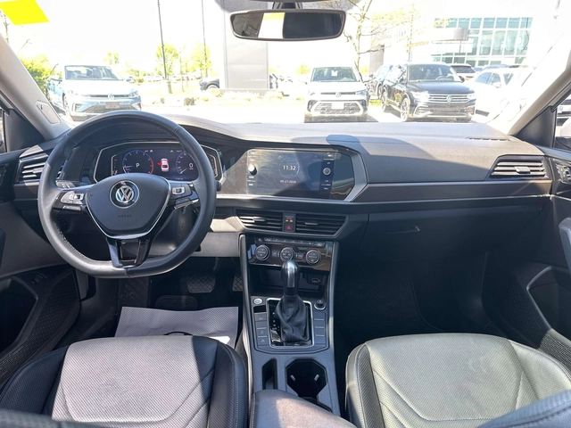 VW Jetta КОЖА, ПОДРЕВ, НАВИ, СЕРВИЗНА ИСТОРИЯ, ЦЕНА ДО БГ - автомобили, коли, обяви за нови и употребявани 10