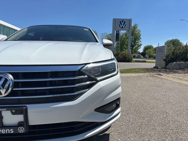 VW Jetta КОЖА, ПОДРЕВ, НАВИ, СЕРВИЗНА ИСТОРИЯ, ЦЕНА ДО БГ - автомобили, коли, обяви за нови и употребявани 1