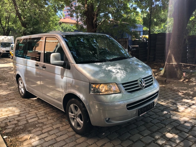 VW Multivan 2.5TDi - 4Motion - автомобили, коли, обяви за нови и употребявани 1