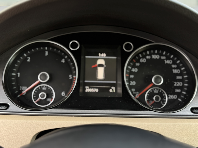 VW PASSAT 1.6TDI*HIGHLINE*BLUEMOTION* - автомобили, коли, обяви за нови и употребявани 15