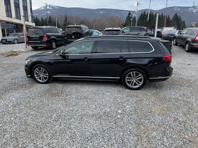 VW Passat 2.0 TDI 4Motion R-Line Camera Швейцария - автомобили, коли, обяви за нови и употребявани 2