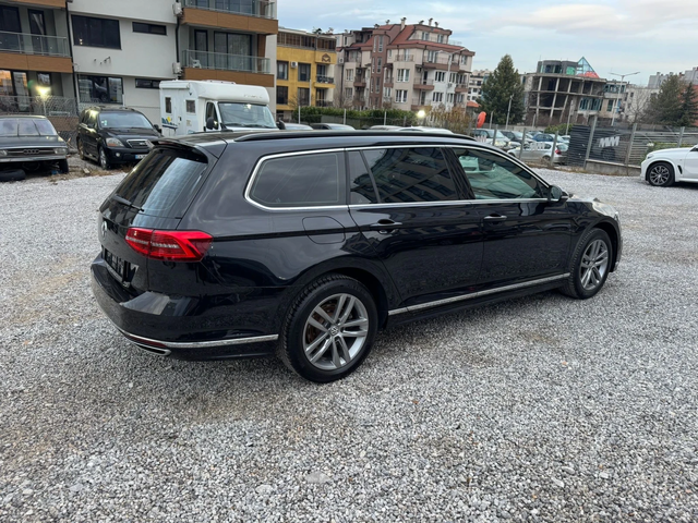 VW Passat 2.0 TDI 4Motion R-Line Camera Швейцария - автомобили, коли, обяви за нови и употребявани 4