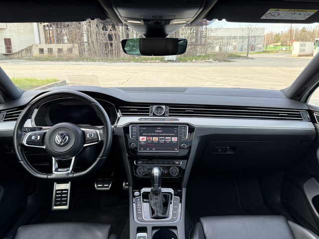 VW Passat 2.0 TSI / 4MOTION / R-Line / SWISS - автомобили, коли, обяви за нови и употребявани 7