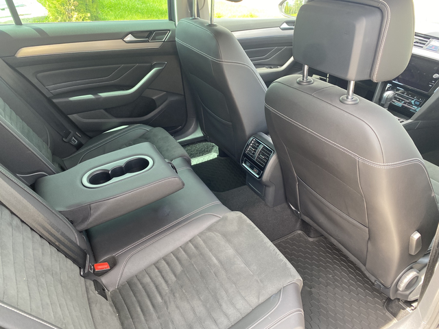 VW Passat 2.0TDI/ DSG/ 200кс./ 4x4/ Elegance - автомобили, коли, обяви за нови и употребявани 12