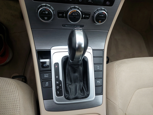 VW Passat 7 2, 0TDI 140ps DSG NAVI - автомобили, коли, обяви за нови и употребявани 11