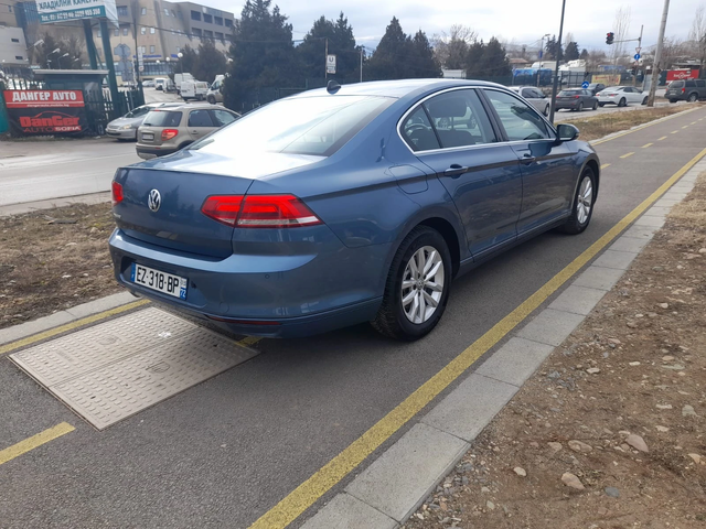 VW Passat FACELIFT-1.6TDI-NAVI-2018-6ск - автомобили, коли, обяви за нови и употребявани 13