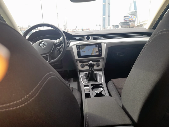 VW Passat FACELIFT-1.6TDI-NAVI-2018-6ск - автомобили, коли, обяви за нови и употребявани 15