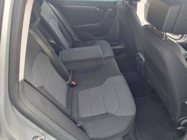 VW Passat 1.6tdi EVRO5-B - автомобили, коли, обяви за нови и употребявани 9