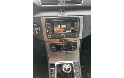 VW Passat 1.6TDI NAVI EURO 5 - автомобили, коли, обяви за нови и употребявани 11