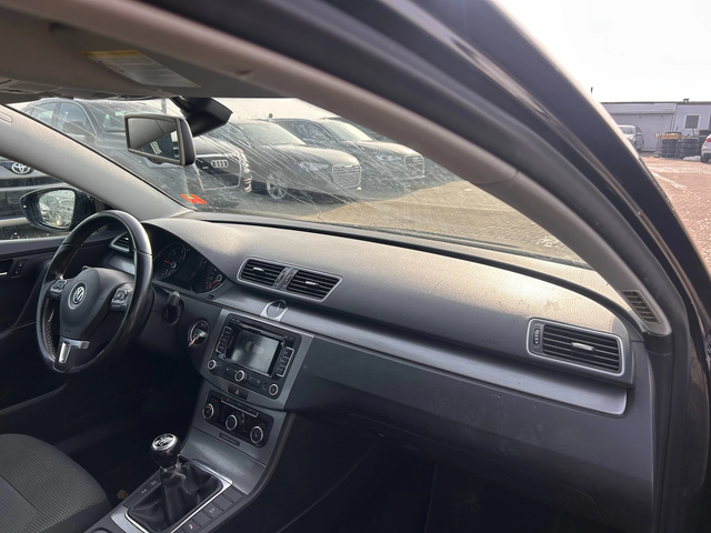VW Passat 1.6TDI NAVI EURO 5 - автомобили, коли, обяви за нови и употребявани 9