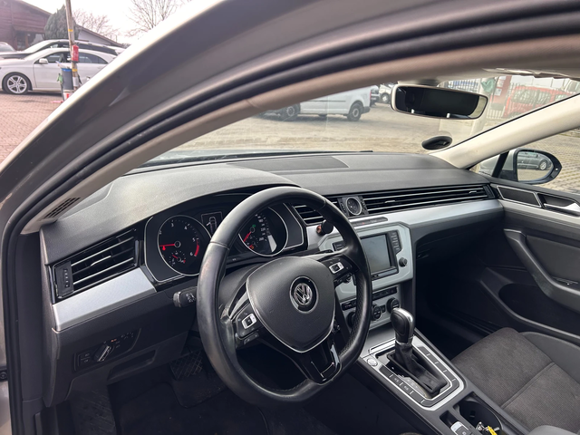 VW Passat 2.0TDI AVTOMAT/NAVI EURO 6 - автомобили, коли, обяви за нови и употребявани 10