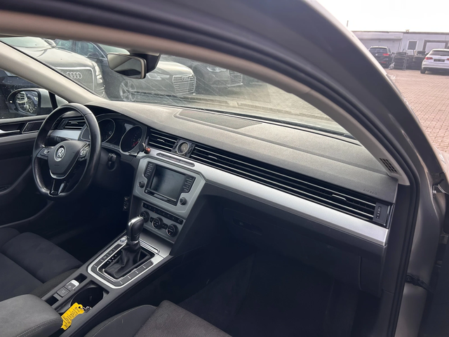 VW Passat 2.0TDI AVTOMAT/NAVI EURO 6 - автомобили, коли, обяви за нови и употребявани 9