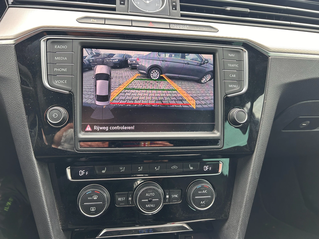 VW Passat 1.4GTE PLUG IN HYBRID AVTOMAT/NAVI/KOJA/KAMERA - автомобили, коли, обяви за нови и употребявани 15