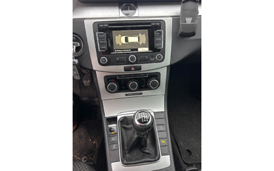 VW Passat 1.6TDI NAVI EURO 5 - автомобили, коли, обяви за нови и употребявани 11