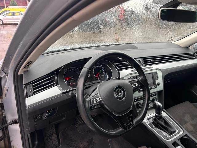 VW Passat 2.0TDI AVTOMAT/NAVI EURO 6 - автомобили, коли, обяви за нови и употребявани 10
