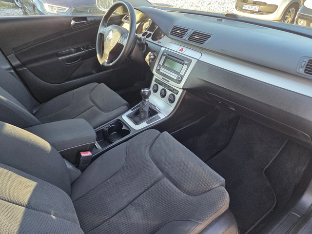 VW Passat 2.0tdi* Italy* - автомобили, коли, обяви за нови и употребявани 15