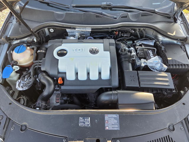 VW Passat 2.0tdi* Italy* - автомобили, коли, обяви за нови и употребявани 16