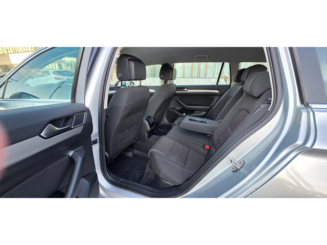 VW Passat 2.0 TDI 150k.c UNIKAT ITALIA EURO 6B - автомобили, коли, обяви за нови и употребявани 11