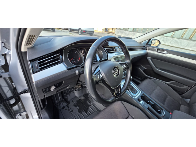 VW Passat 2.0 TDI 150k.c UNIKAT ITALIA EURO 6B - автомобили, коли, обяви за нови и употребявани 8