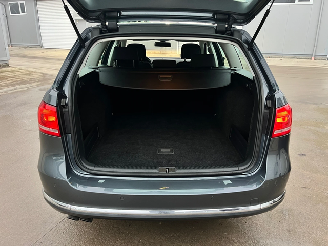 VW Passat 2, 0TDI-HIGH LINE/НАВИГАЦИЯ/ПОДГРЕВ/ТОП СЪСТОЯНИЕ! - автомобили, коли, обяви за нови и употребявани 12