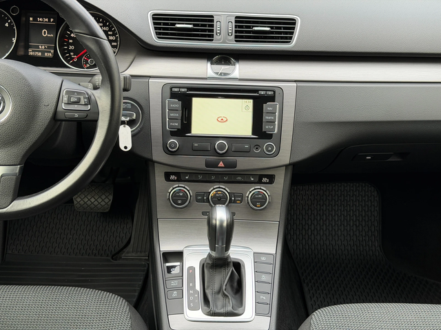 VW Passat 2.0TDI* СЕРВИЗНА КНИЖКА С ПЪЛНА ИСТОРИЯ В VW - автомобили, коли, обяви за нови и употребявани 9