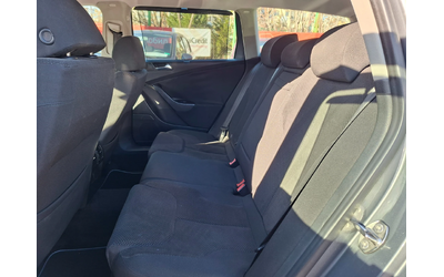 VW Passat 2.0TDI* AUTOMATIC-DSG* * - автомобили, коли, обяви за нови и употребявани 9
