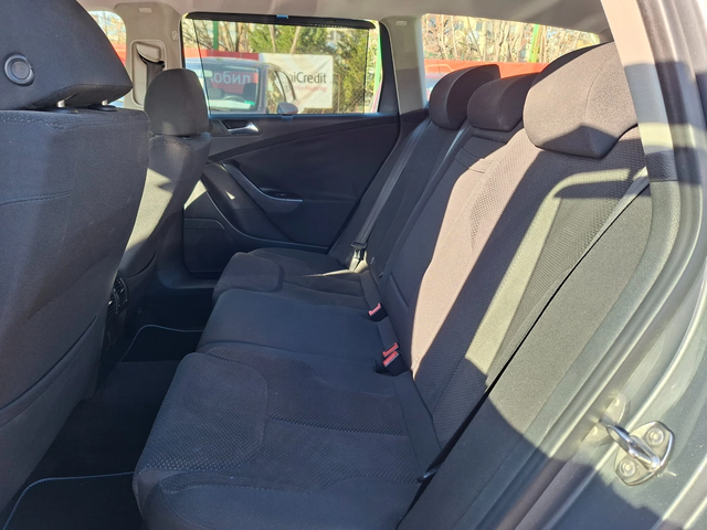 VW Passat 2.0TDI* AUTOMATIC-DSG* * - автомобили, коли, обяви за нови и употребявани 9