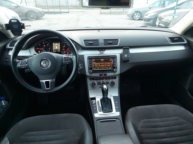 VW Passat 2.0TDI / Highline/ DSG / 170 4x4 - автомобили, коли, обяви за нови и употребявани 16