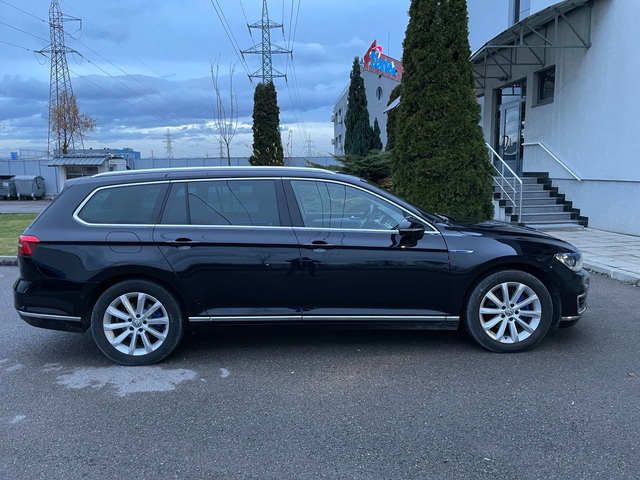 VW Passat GTE Plug In Hybrid - автомобили, коли, обяви за нови и употребявани 2