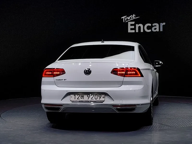 VW Passat Gt(B8) 2.0 Tdi - автомобили, коли, обяви за нови и употребявани 3