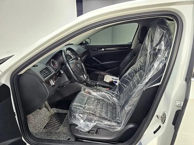 VW Passat 2.0 Tdi B7 - автомобили, коли, обяви за нови и употребявани 7