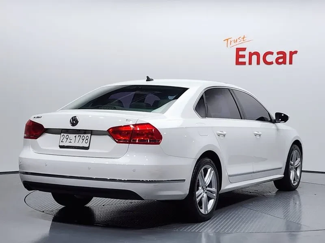 VW Passat 2.0 Tdi B7 - автомобили, коли, обяви за нови и употребявани 1